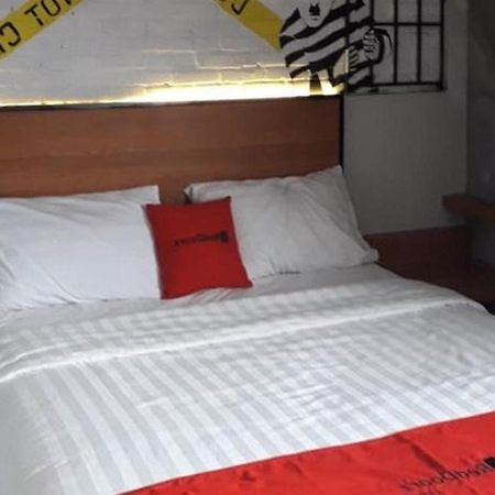 Reddoorz Plus @ Doorman Guest House บันดุง ภายนอก รูปภาพ