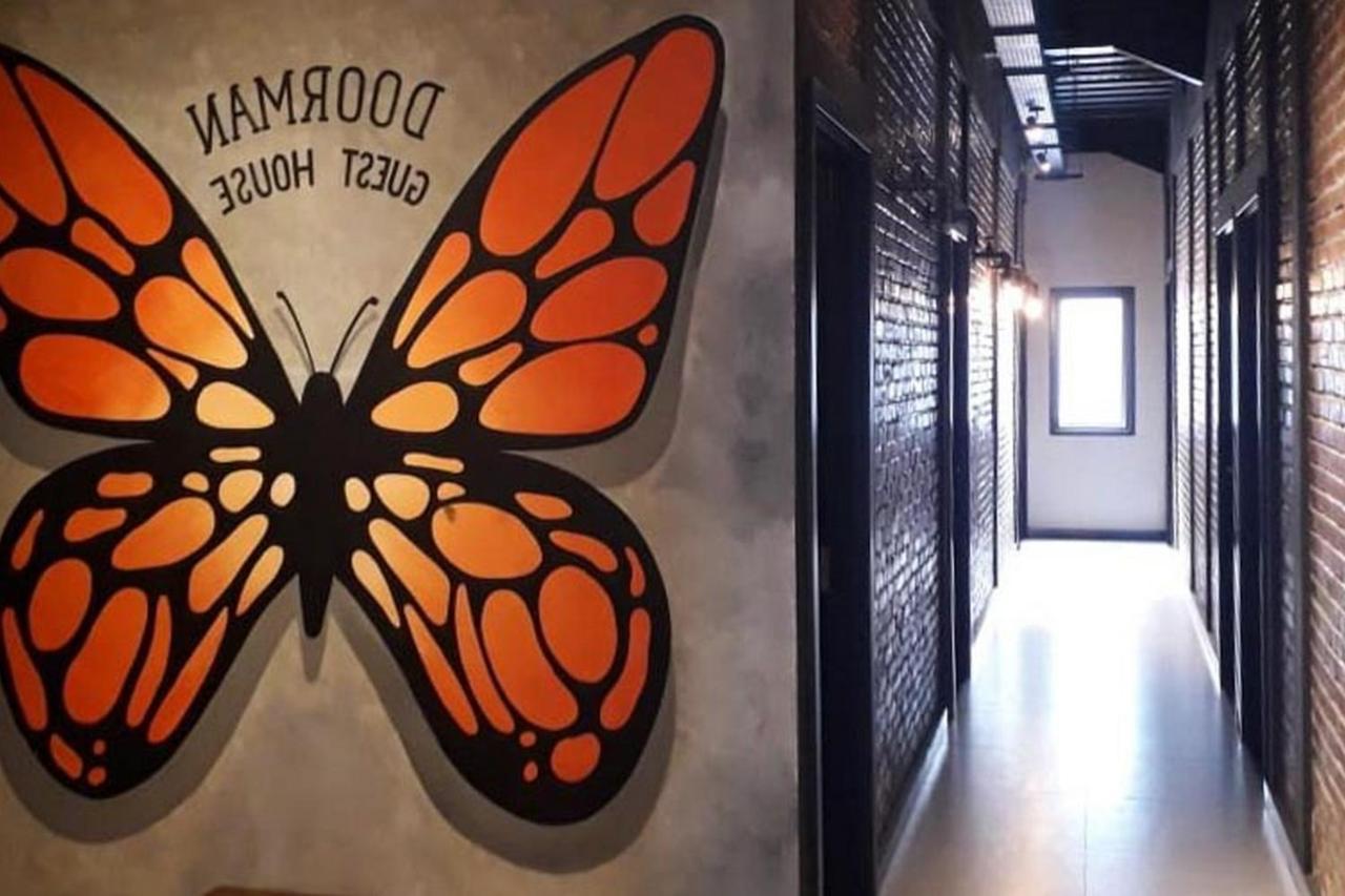 Reddoorz Plus @ Doorman Guest House บันดุง ภายนอก รูปภาพ